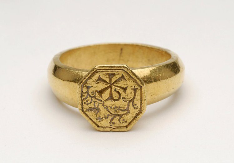 A fourth century Roman Christian ring with chi-rho monogram, bird and tree. Rings such as this were found in Suffolk and Essex and show the gradual acculturation of Christianity into Roman Britain during the reign of Constantine I. 1983,1003.1, AN1406233001© The Trustees of the British Museum.