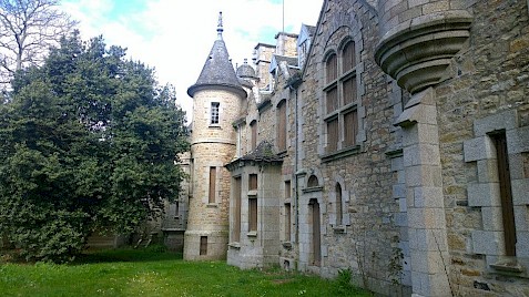 The other side of the Chateau.